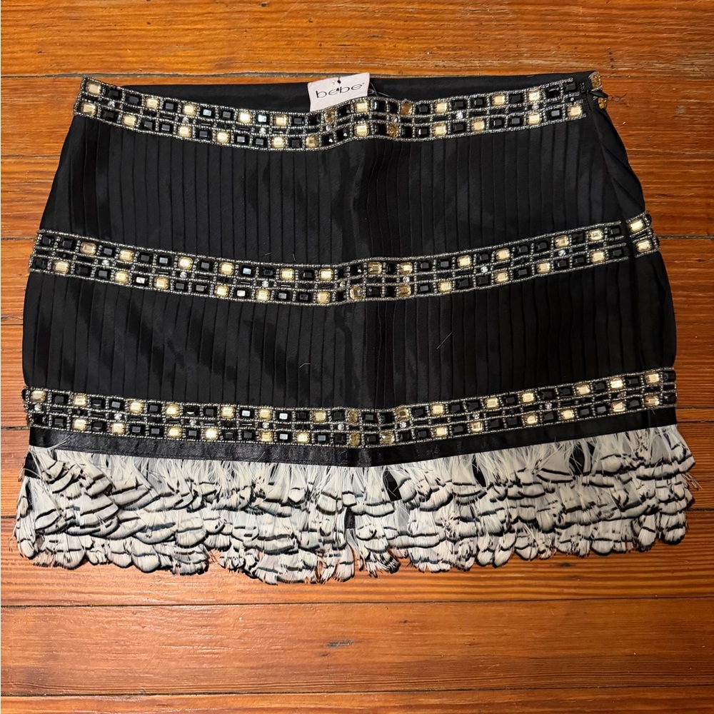 New Bebe Black and White Women's Embellished Skirt with Feather Trim size 2